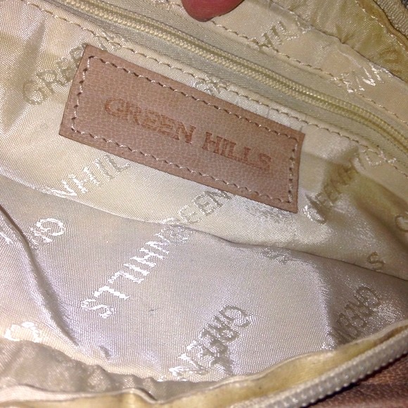 Woven Rattan Type Small Bag with Fringe - Picture 4 of 4